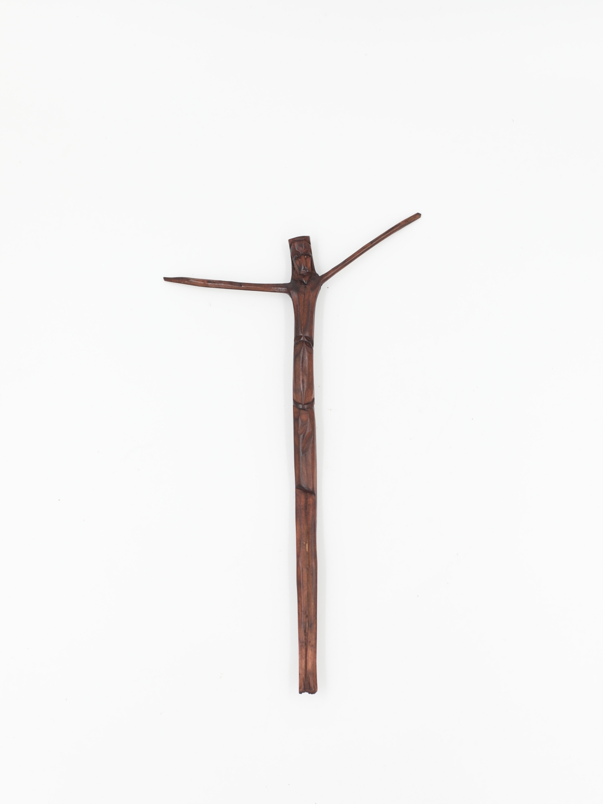Krzyż rzeźbiony z Rwandy średni