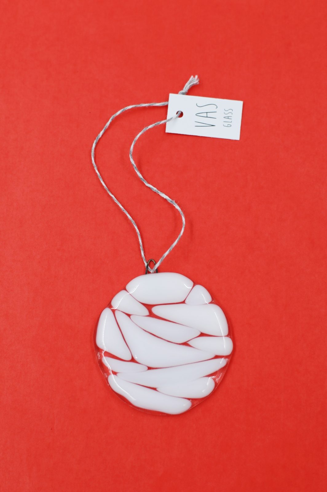 Szklana bombka biała